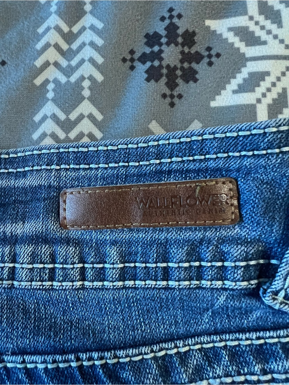 Wallflower Women's Medium Blue Bootcut Jeans - Picture 6 of 8